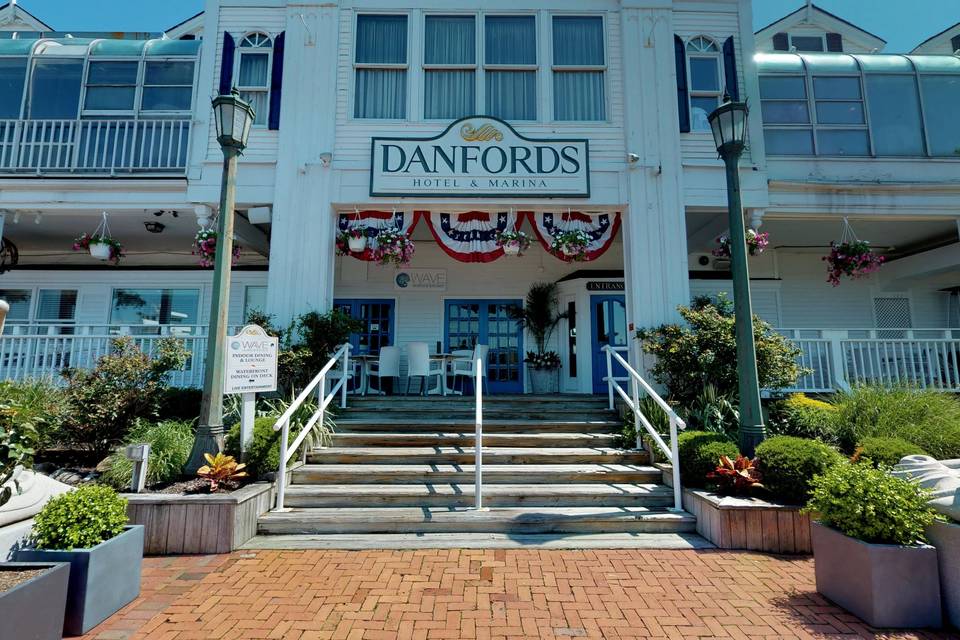 Danford's Hotel & Marina 3d tour
