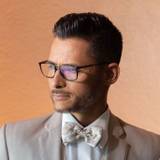 José