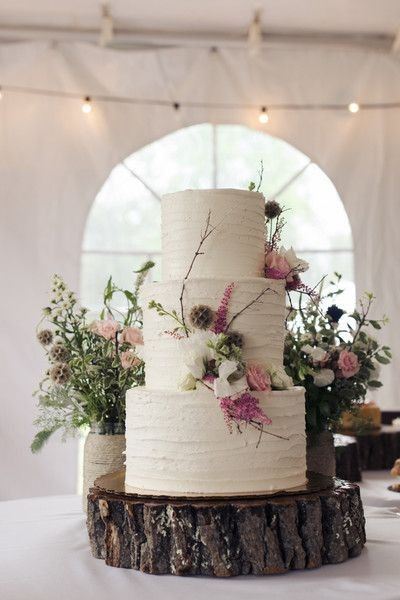 Creating a rustic vibe in a country club 1