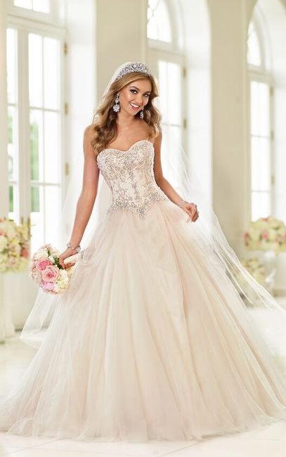 Anyone going unique/ vintage/ handmade/ 2nd hand for wedding dress? Show them off! 3