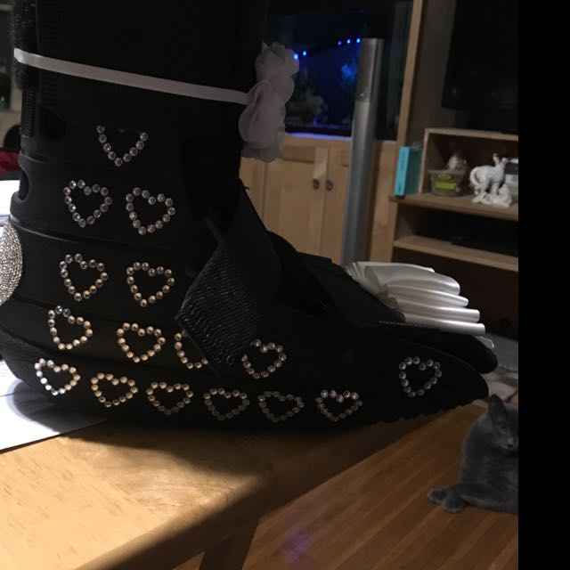 Got married with a broken foot! - 3