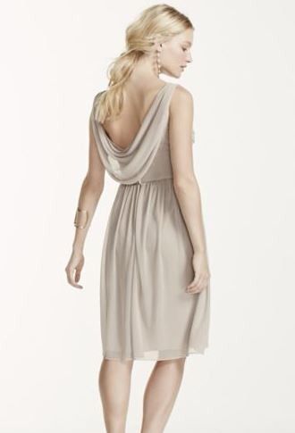 What type of shoes go with this dress?