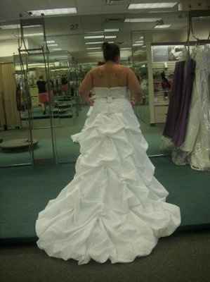 post your wedding  dress pic thanks.