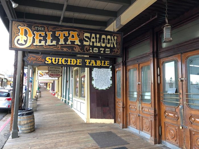 Ceremony: Indoors or Outdoors? 11