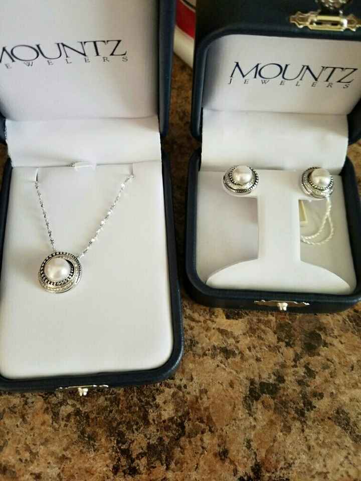 Show me your earrings!!