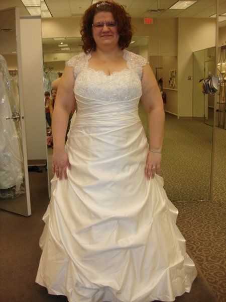 Non-Strapeless Wedding Dress Brides?
