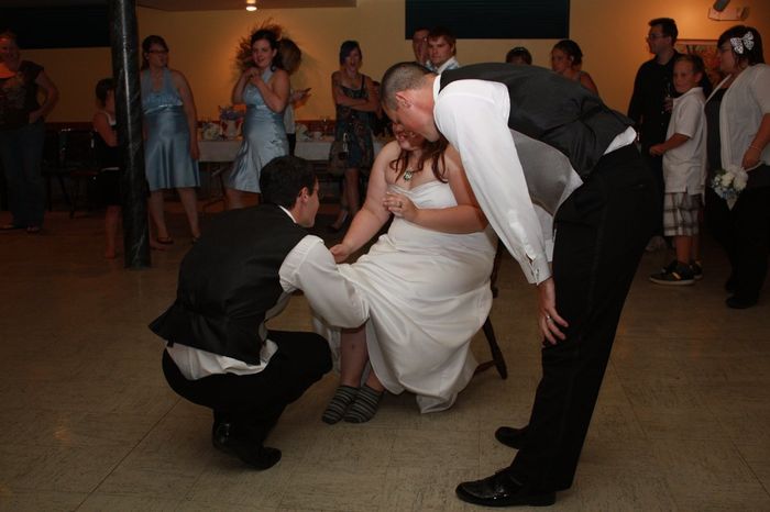 Finally! I'm back! Along with pics from my Alice wedding. *Pic Heavy*
