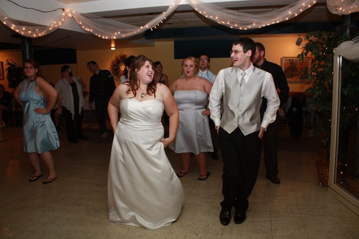 Finally! I'm back! Along with pics from my Alice wedding. *Pic Heavy*