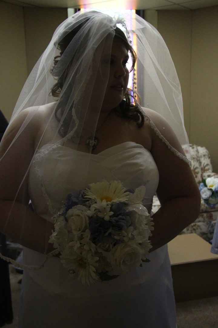 Finally! I'm back! Along with pics from my Alice wedding. *Pic Heavy*