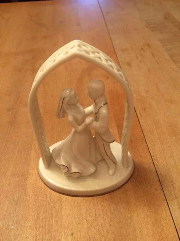 No more topless cake for me! Let me see yours!