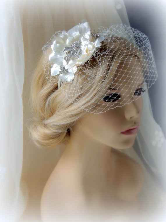 What headpiece would you wear with my dress?