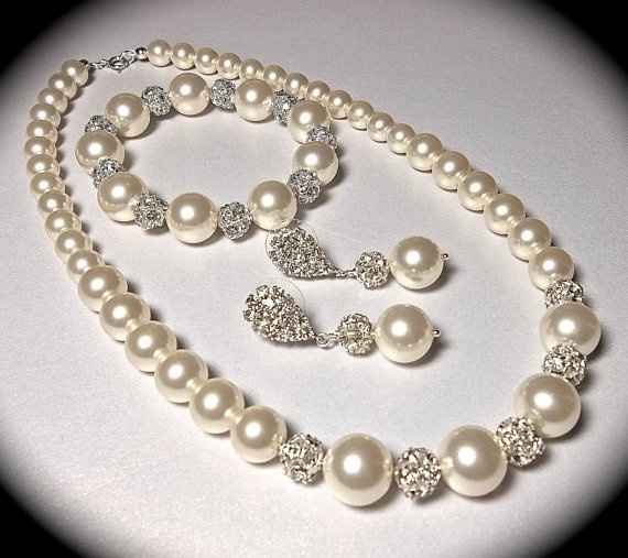 Would this jewelry look good with my dress?