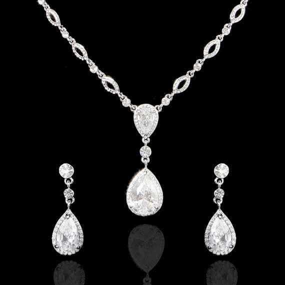 Please choose my wedding jewelry