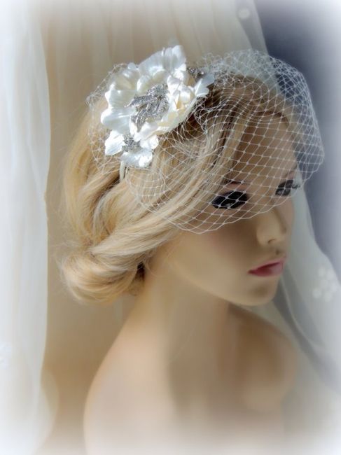What headpiece would you wear with my dress?