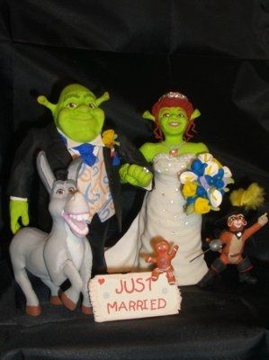 Wedding cakes* I wanna see pics!
