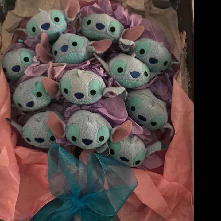 Bride's bouquet- round or oval? - 1