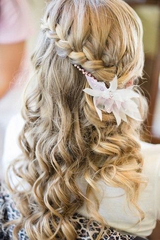 Can anyone help with down or half-up half-down hair inspiration?