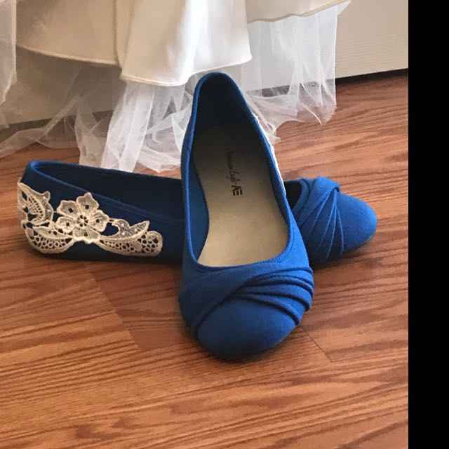 Did anyone wear sneakers on their big day? - 1