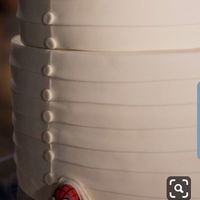 Peeking spiderman on cake - 2