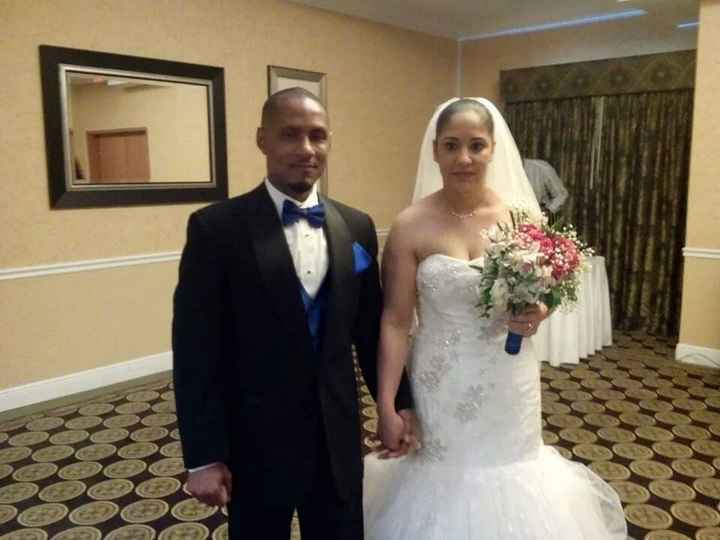 BACK & HAPPILY MARRIED *NON PRO PICS* 1 PRO PIC