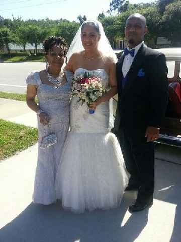 BACK & HAPPILY MARRIED *NON PRO PICS* 1 PRO PIC