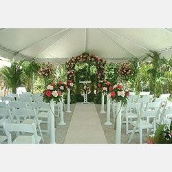 Let's talk ceremony decor !