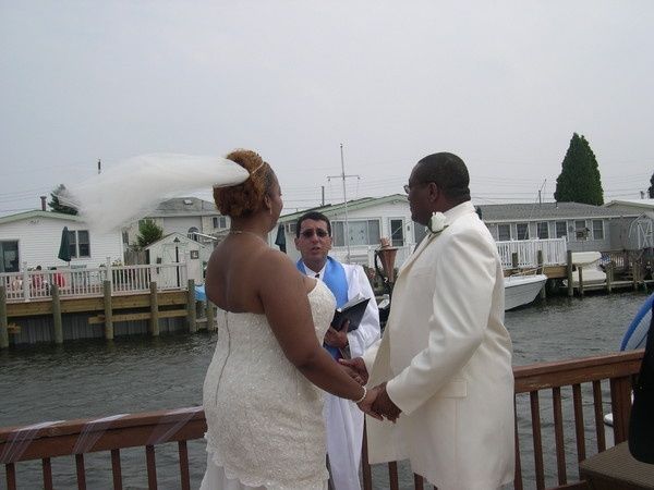 Today is my 10th wedding anniversary :)