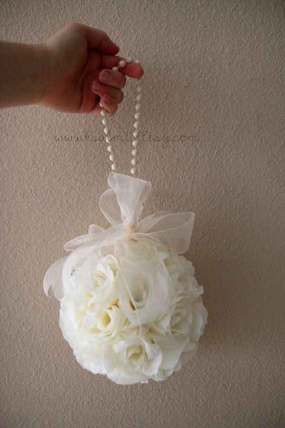 Kissing ball DIY for flower girls