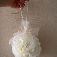 Kissing ball DIY for flower girls