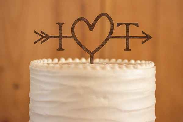 Are you saving the top tier of your wedding cake? - 1
