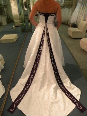 post your wedding  dress pic thanks.