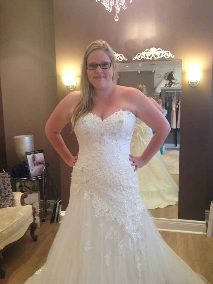 Help choose the MOH dress