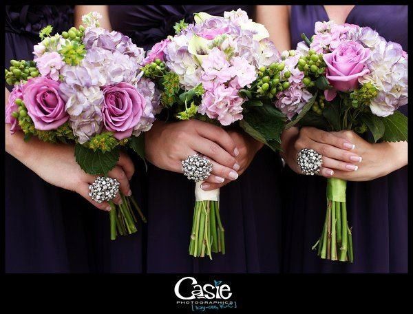 Need help with wedding flowers!!