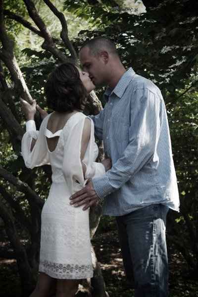 Show off your Engagement Pics!