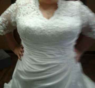 PLEASE SHARE YOUR DRESS PICS - Chicago Bride looking for Plus Size Wedding Dress will travel IL, WI,