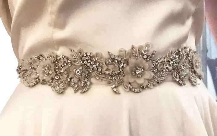 Hairpiece & Earrings help! - 1