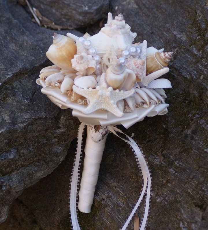 Alternatives to Bridesmaids with bouquets