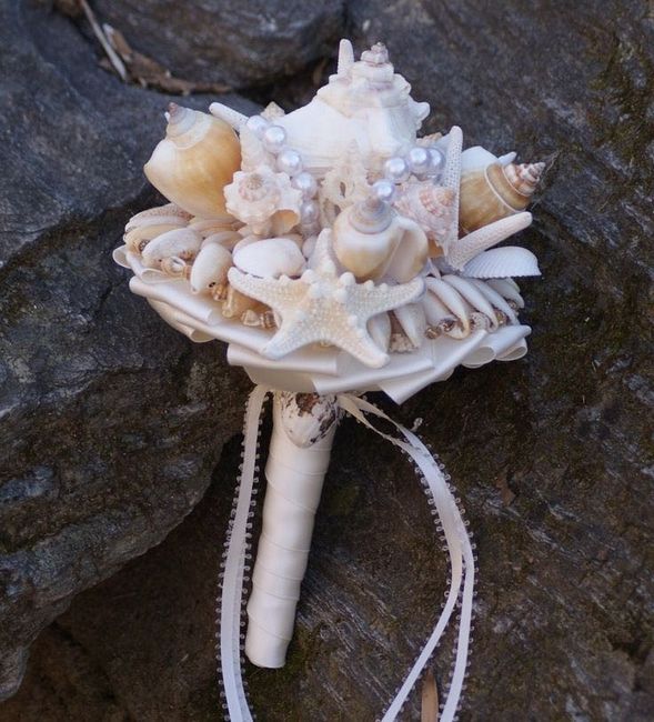 Alternatives to Bridesmaids with bouquets