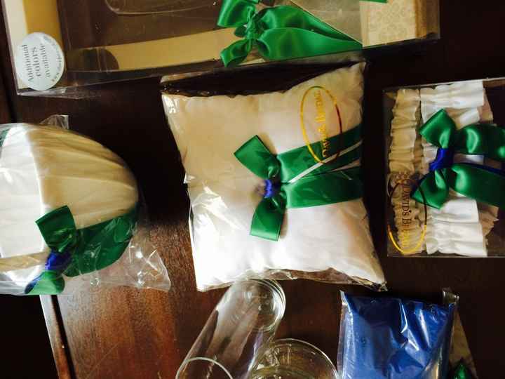 colors - kelly green and.......