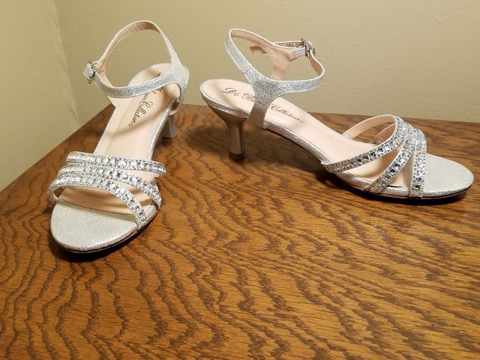 Let me see your shoes! - 1