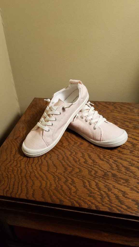 Let me see your shoes! - 2