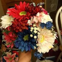 Your Bridesmaids- What are they holding? - 4