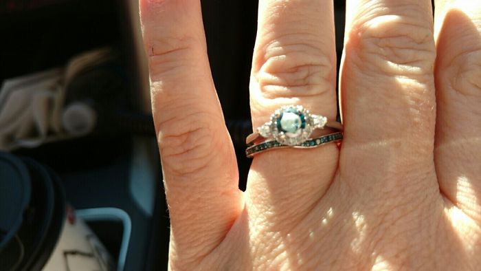 Twist on the ol' Ring Pics!