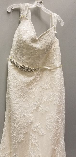 Help me add sparkle/shimmer to a lace dress? 2