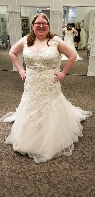 Curvy chicks, show me your dress! 7