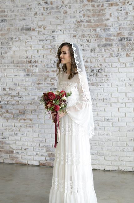 Mantilla veil vs Lace veil 2