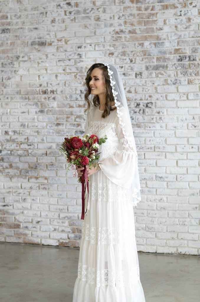 Mantilla veil vs Lace veil - 1
