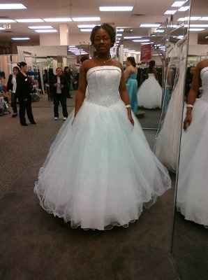 I hate my dress.........