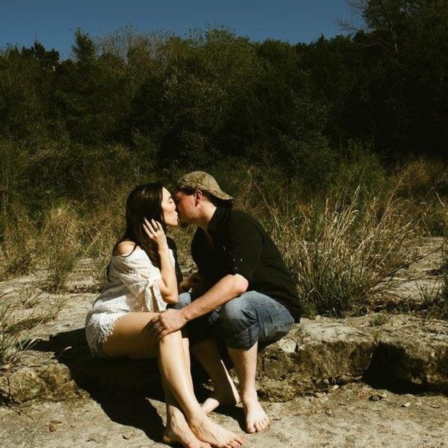 Post your casual engagement photo outfits! 1