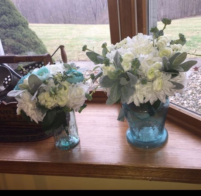 , let's see your wedding bouquet  ladies!!